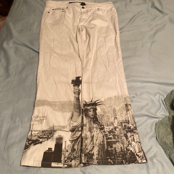 COPY - White NYC printed jeans. - Picture 3 of 4